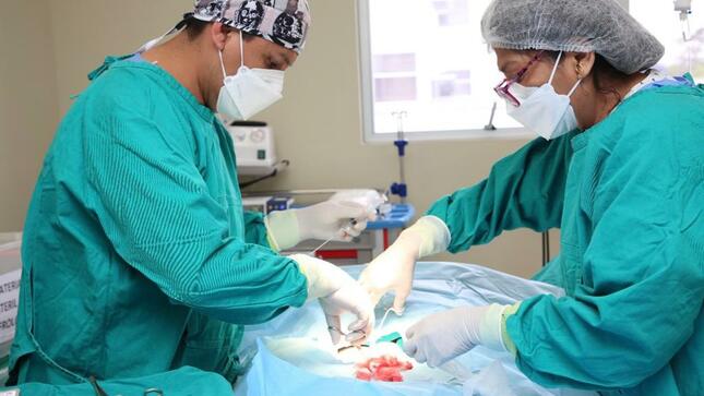 Hospital de Emergencias Villa El Salvador pacientes podrán realizar su diálisis desde casa gracias a moderna técnica