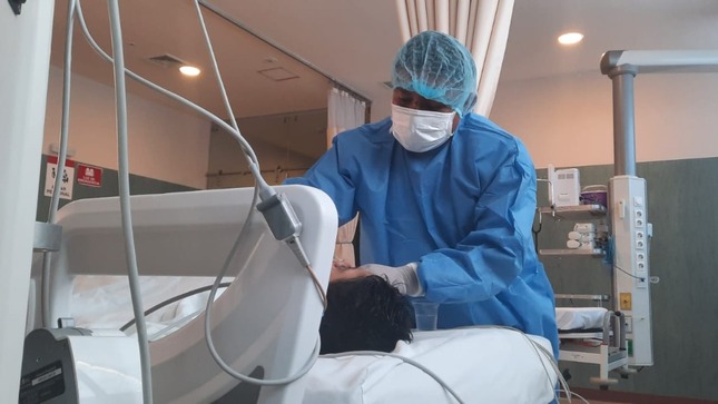Personal de salud y moderno equipamiento médico garantizan una atención de calidad para menores de edad.