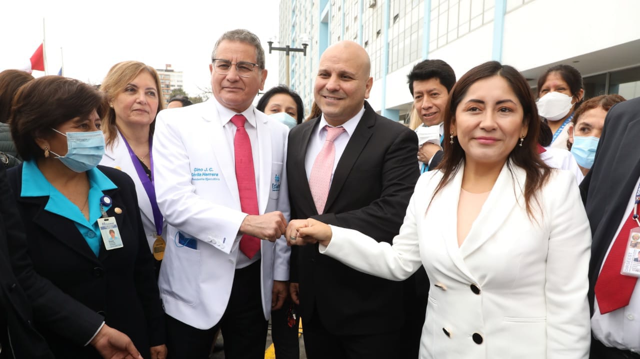Ministra Portalatino destaca la labor del Hospital Edgardo Rebagliati en su 64° aniversario