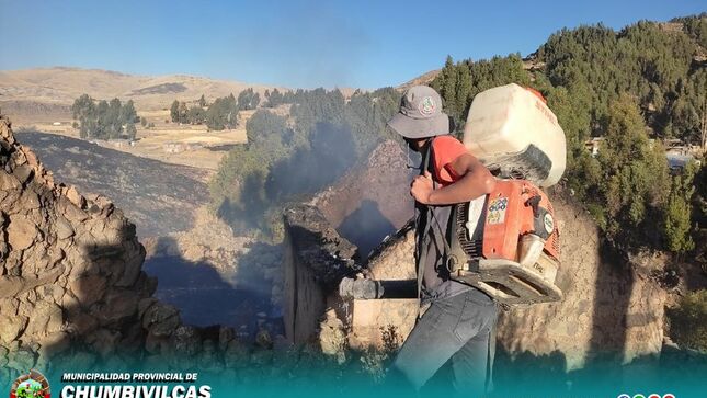 INCENDIOS FORESTALES REGISTRADOS EN LA COMUNIDADES DE HANANSAYA, ORCCOMA, PFULLPURI, Y MELLOTOTORA SON CONTROLADOS POR PERSONAL DE DISTINTAS DEPENDENCIAS DE LA COMUNA PROVINCIAL DE CHUMBIVILCAS