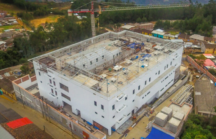 Gore reiniciará construcción de hospitales estratégicos de Huancabamba y Los Algarrobos