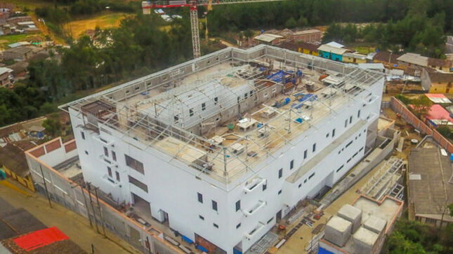 Gore reiniciará construcción de hospitales estratégicos de Huancabamba y Los Algarrobos