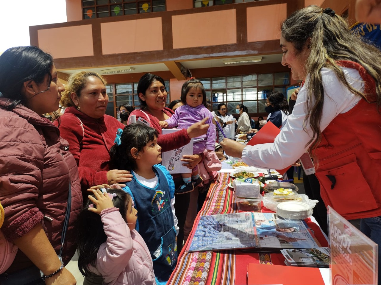 Qali Warma participa en feria gastronómica en el distrito de Nuevo Chimbote