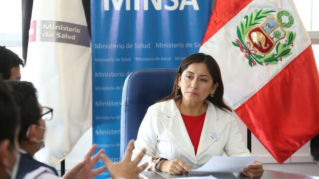 Ministra Kelly Portalatino: “No me temblará la mano para denunciar a los que atenten contra la salud pública”