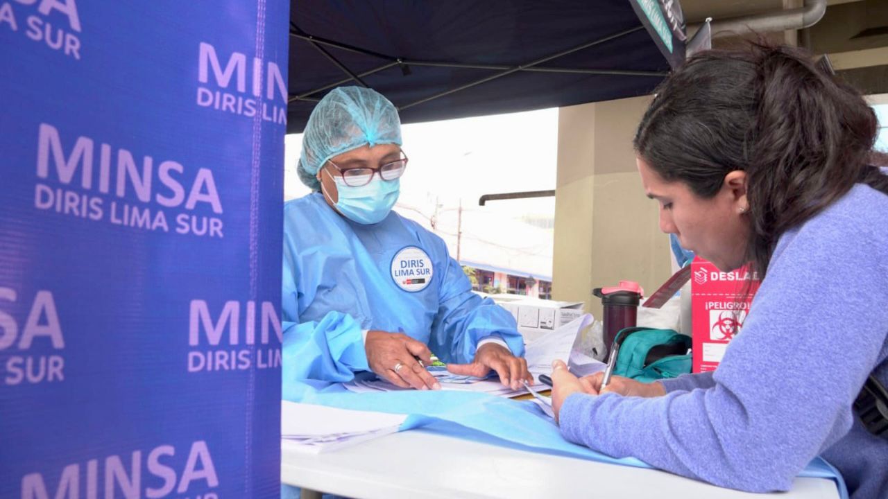 Lima sur Brigadas de salud vacunan en estaciones de la Línea 1 del Metro de Lima