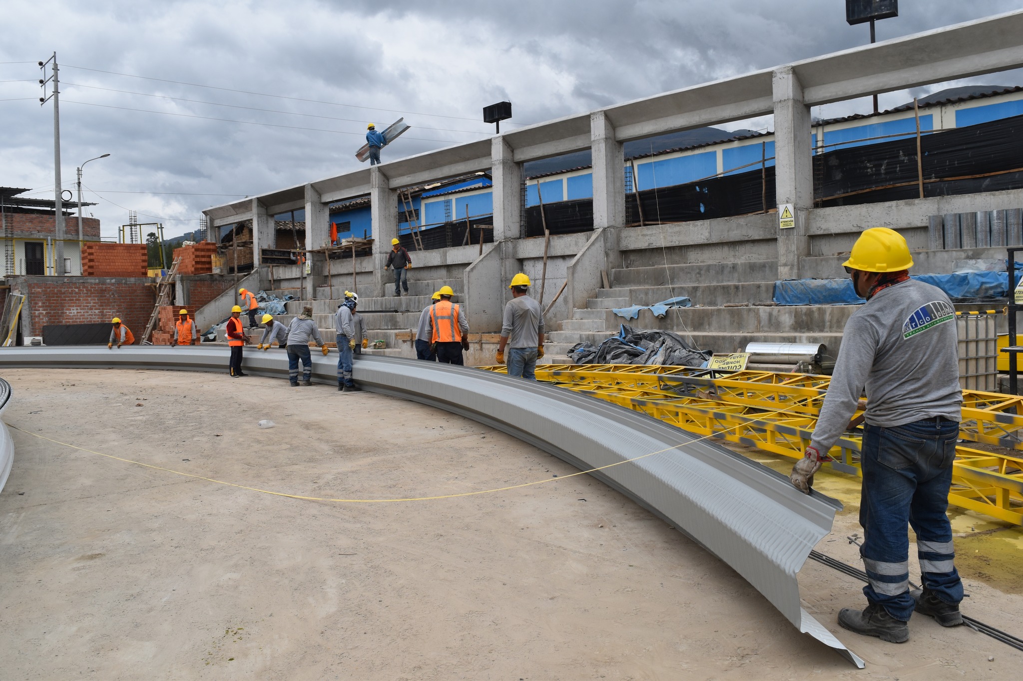 Tecnología arco techo, la cobertura del complejo Deportivo del Barrio Piura