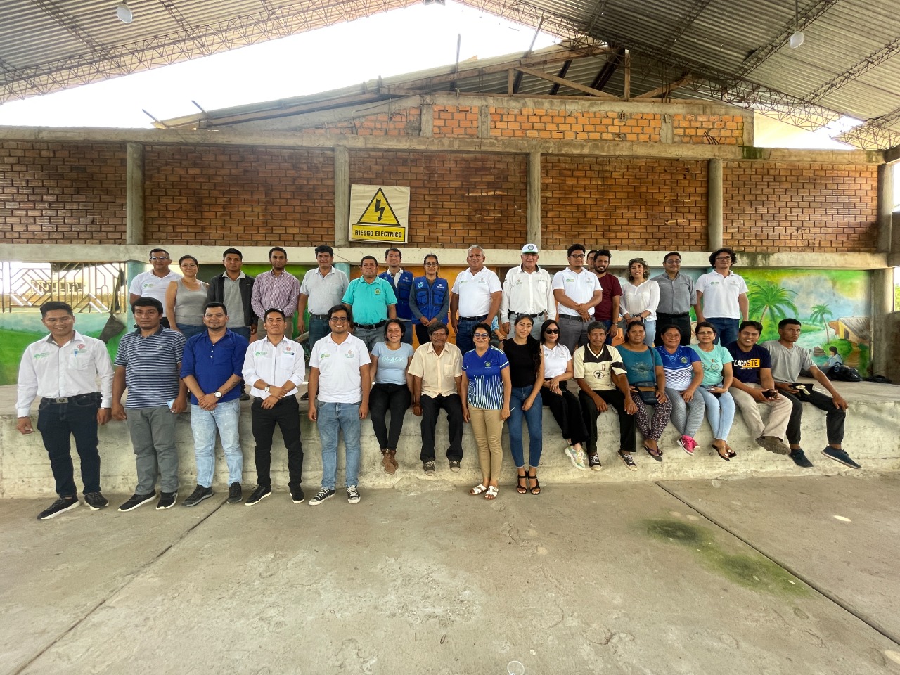 Foto grupal reunión del Proyecto de Ordenamiento Agro Territorial en Shatoja