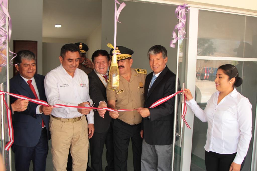 El ministro del Interior, Willy Huerta Olivas, presidió hoy la ceremonia de inauguración de los nuevos ambientes del complejo policial Santa Rosa de Lima en la región Ayacucho.