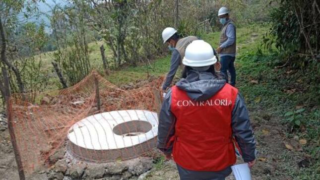 Contraloría alerta que funcionarios ediles aprobaron adicional para obra de saneamiento sin tener recursos necesarios