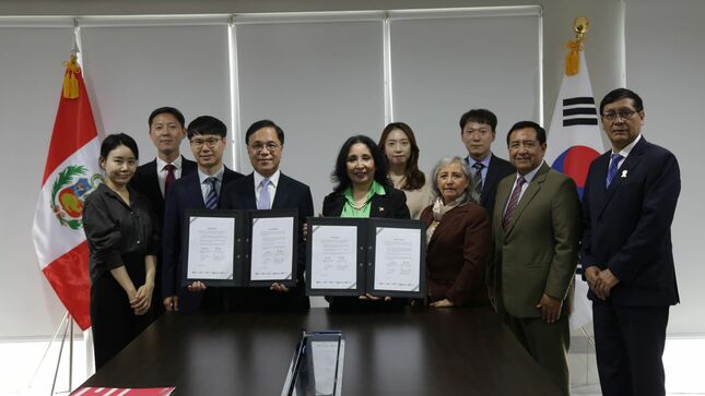 Perú y Corea suscriben acuerdo de cooperación técnica para impulsar estándares en la industria textil