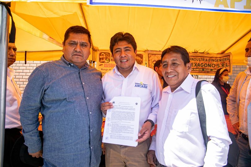 GOBIERNO REGIONAL FIRMA CONVENIO CON LA MUNICIPALIDAD DISTRITAL DE COMANDANTE NOEL PARA MEJORAR PISTAS Y VEREDAS