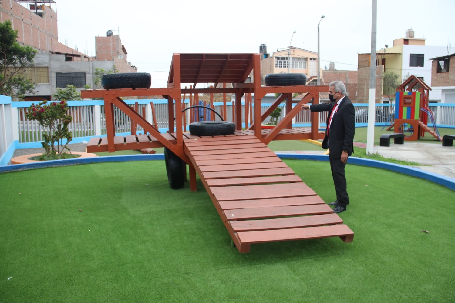 Alcalde Zender realiza mantenimiento al Ludoparque