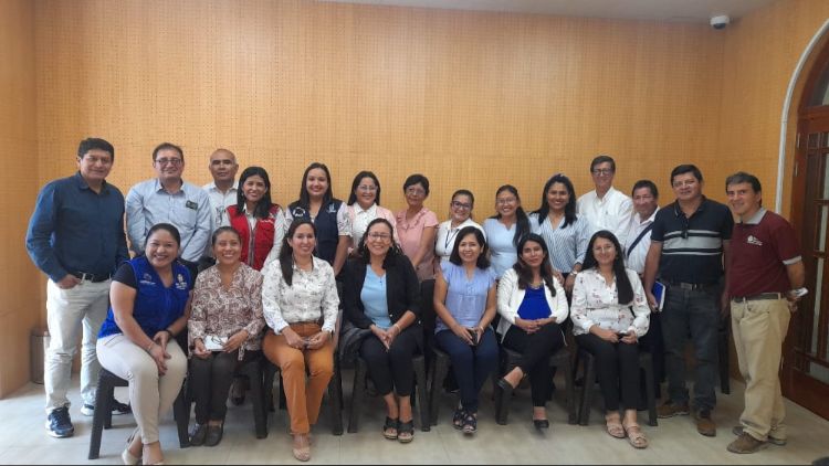 Participantes de la mesa de trabajo contra la violencia familiar