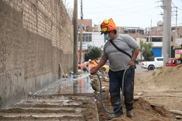 Alcalde Zender supervisa los avances de la obra Jr. Lima (Cuadra 12 y 13) y el Jr. Lino
