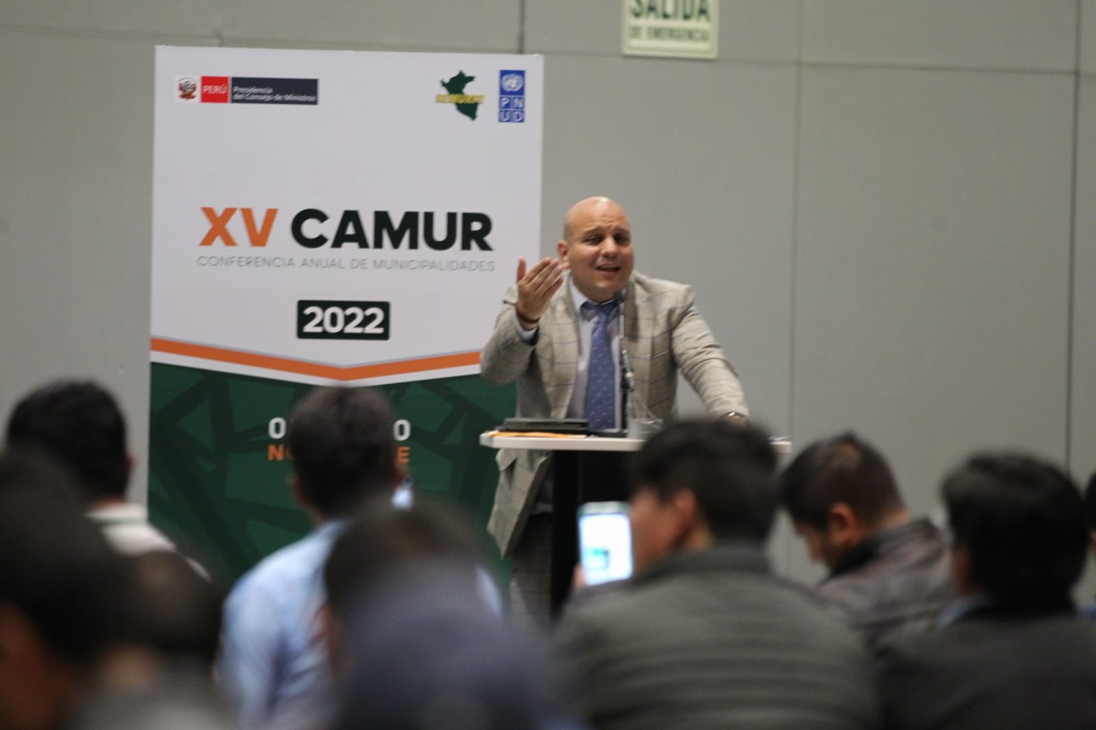 Ministro en evento