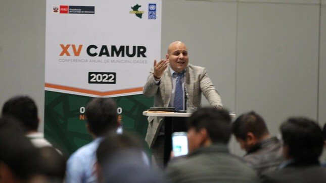 Ministro en evento
