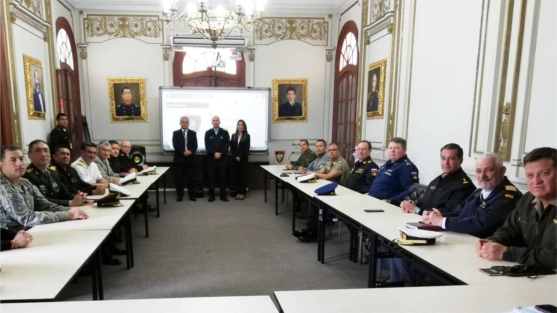 Jefe de la ACFFAA recibe la visita de agregados militares acreditados en Perú