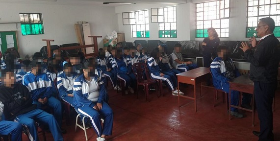 Estudiantes de la I.E. 7094 Sasakawa participaron en conversatorio sobre prevención del consumo de drogas
