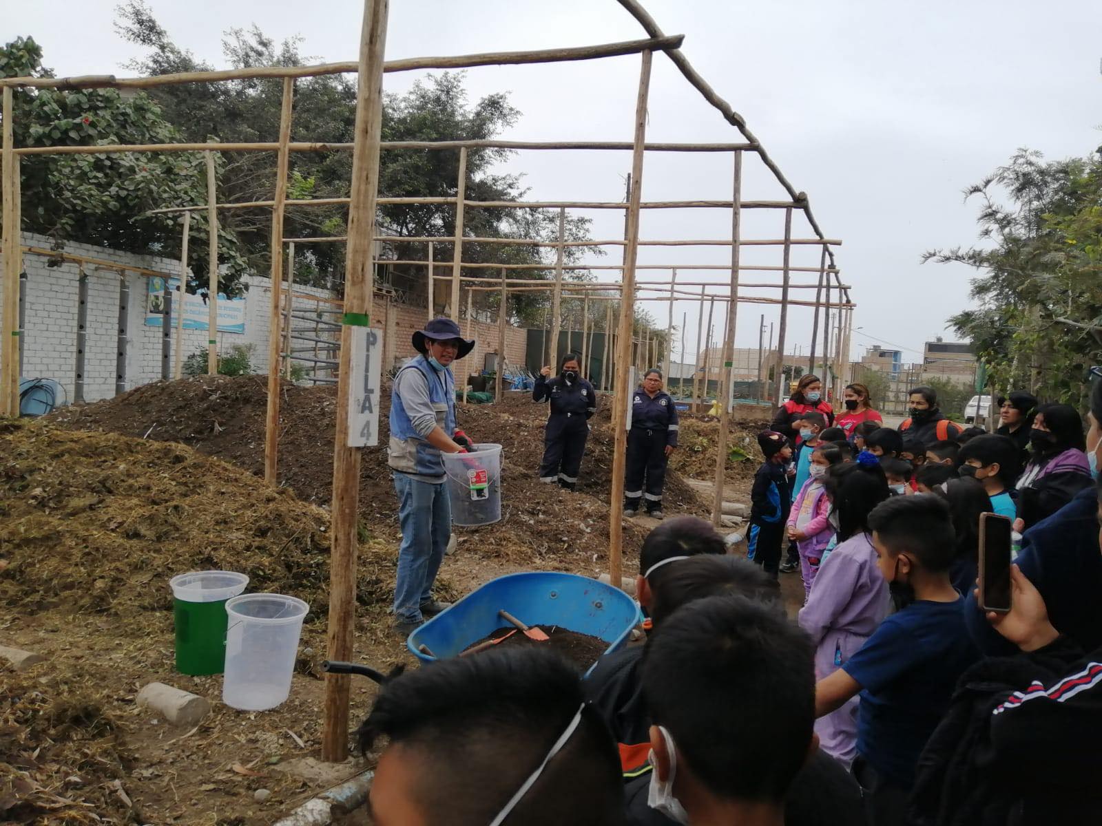 Escolares realizaron visita guiada a nuestra Planta de Valoración de Residuos Orgánicos de Oquendo