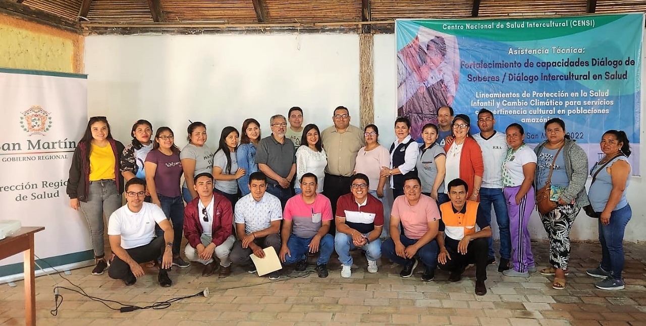 Participantes del taller regional de diálogo de saberes para personal de los establecimientos de salud con pertinencia cultural.