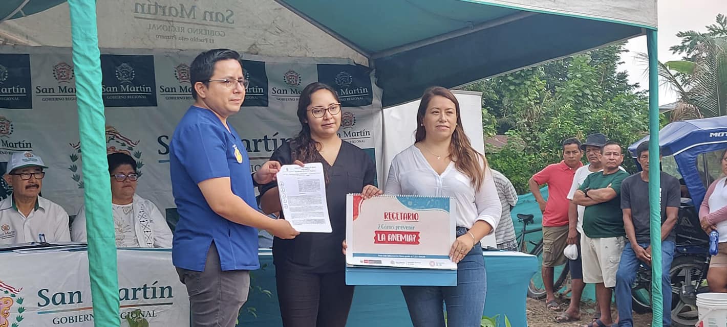 Entrega de resolución de recategorización del Puesto de Salud de El Eslabón