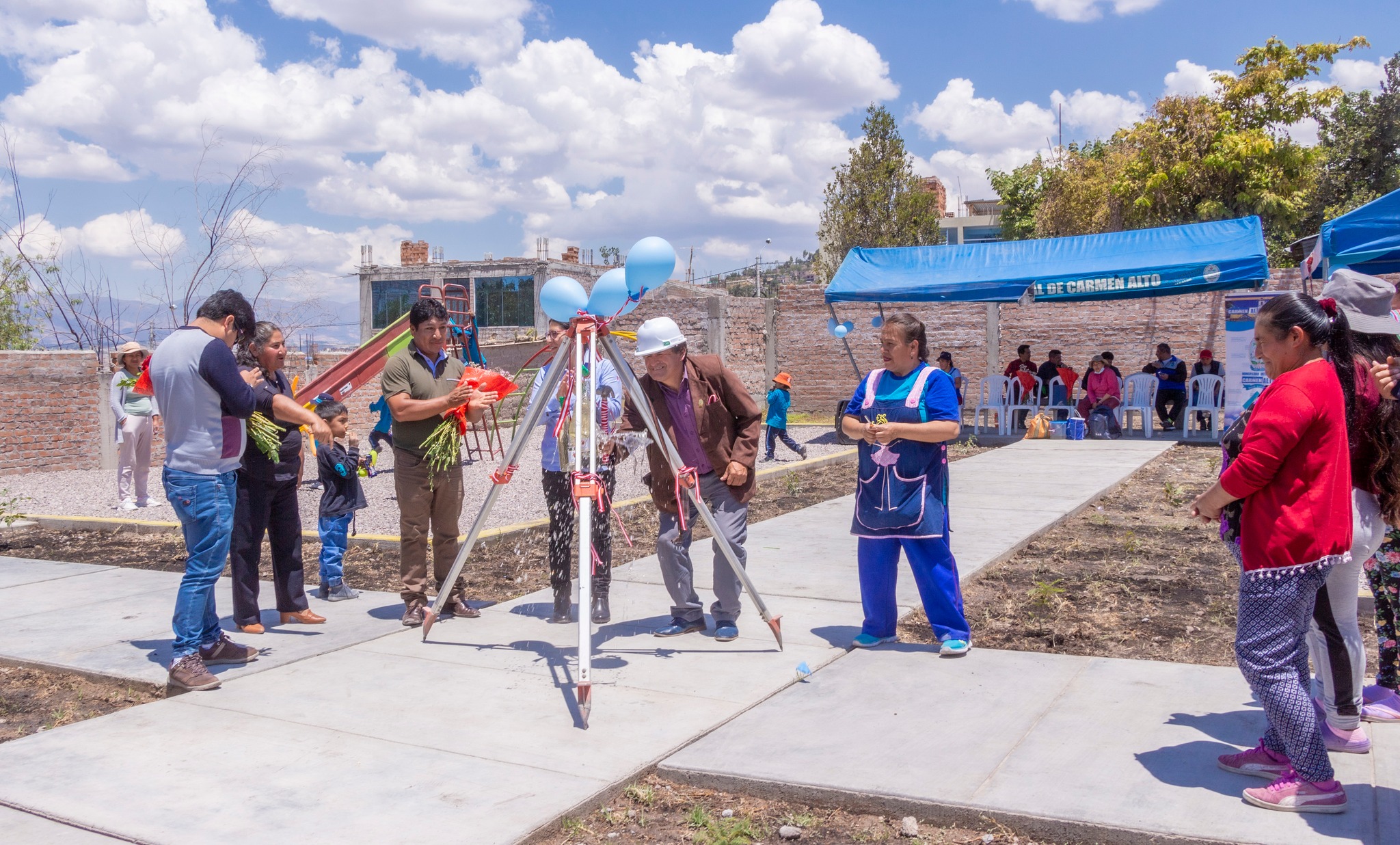 Inauguración de juegos infantiles