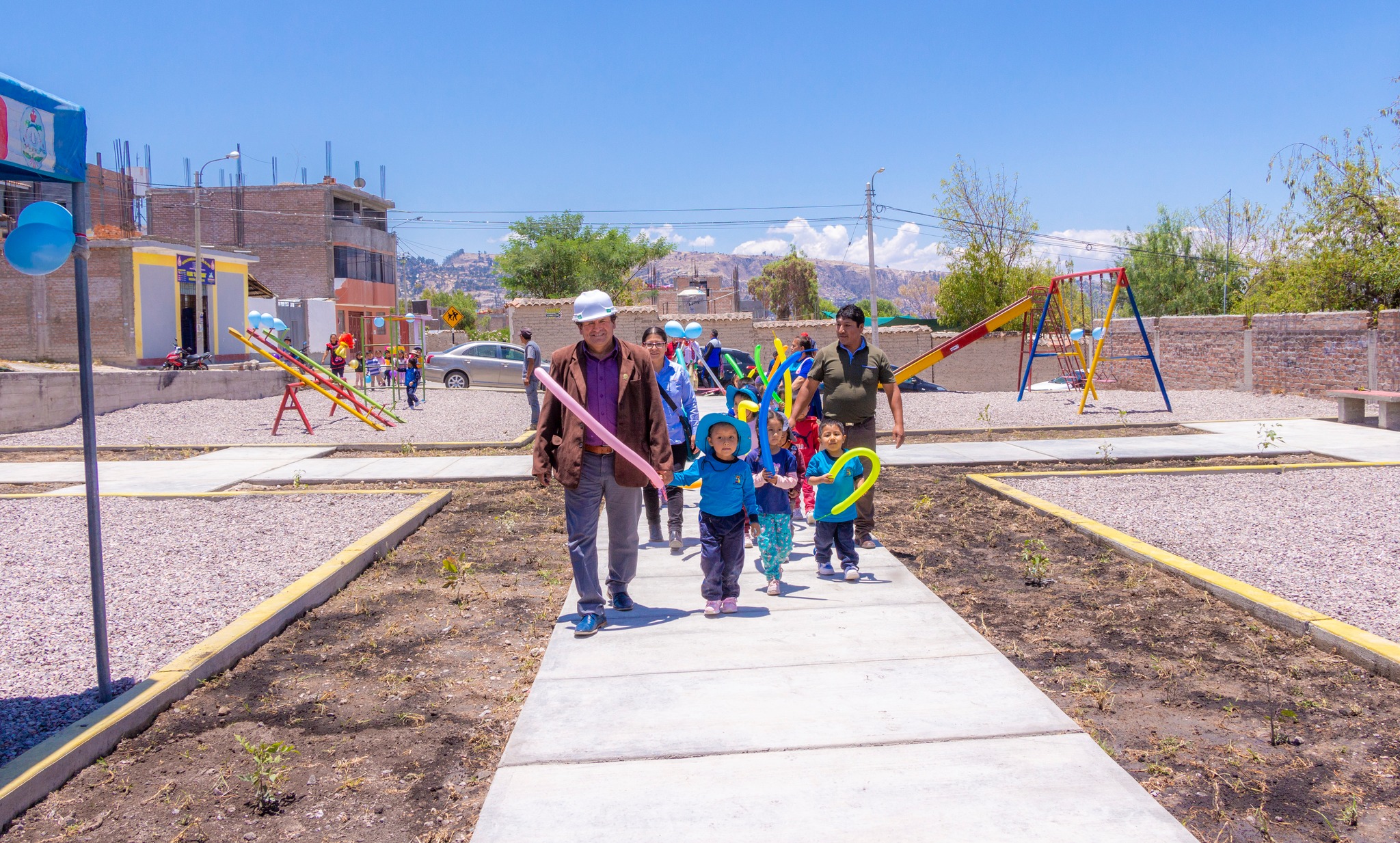 Inauguración de juegos infantiles