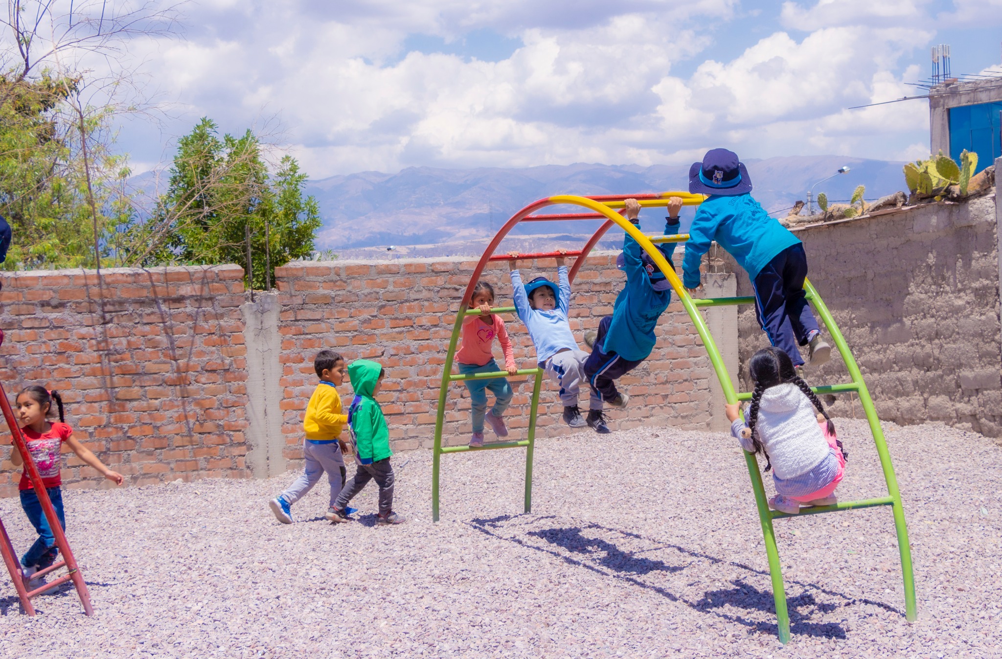 Inauguración de juegos infantiles