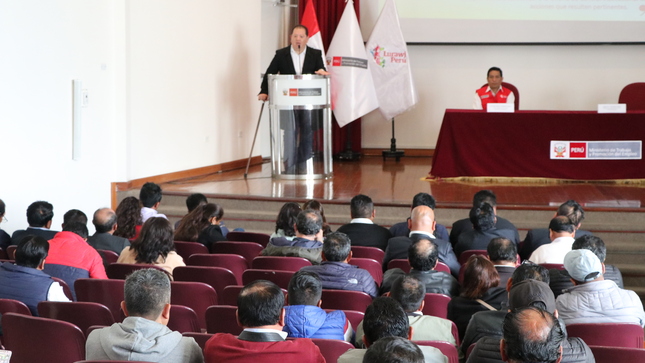 Conferencia llevada a cabo en Lima. Participa viceministro de Promoción del Empleo y Capacitación Laboral.