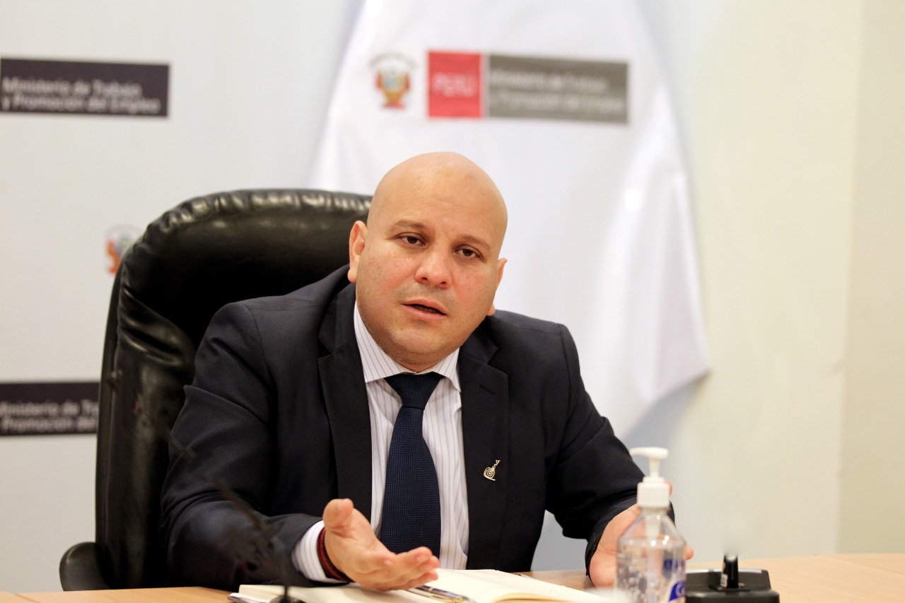 El Ministro y la CADE