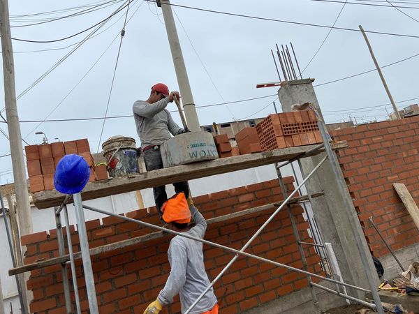 Alcalde supervisa el avance de obra de construcción de la I.E. Mis Tesoritos