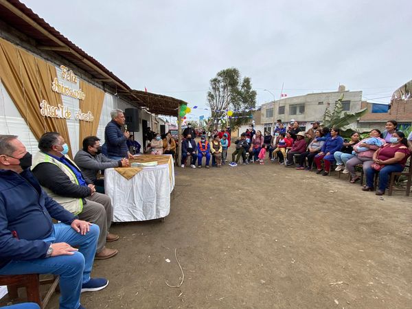 Vecinos de Asociación el Pesebre reciben títulos de propiedad