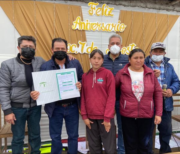 Vecinos de Asociación el Pesebre reciben títulos de propiedad