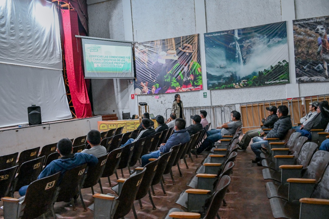 Curso de capacitación para la obtención de credencial dirigido a taxistas
