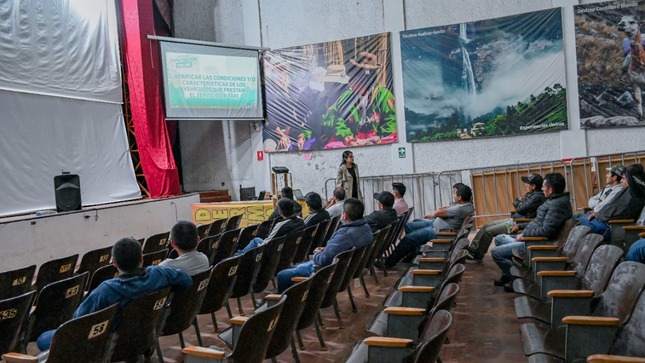 Curso de capacitación para la obtención de credencial dirigido a taxistas