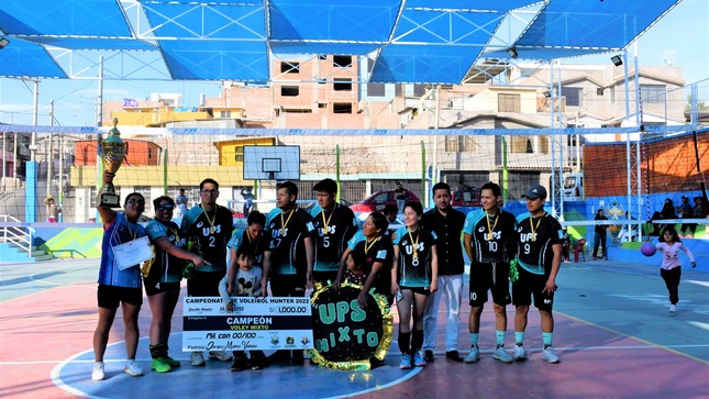 on gran entusiasmo se realizó La Gran Final y Premiación Campeonato de Voley Hunter 2022, donde los jugadores dejaron todo en la cancha para conseguir la tan preciada victoria. 
Los resultados son: 
✅CATEGORIA DAMAS 
3er Puesto: Deportivo Quequeña
Subcampeón: Corazones Peruanos
Campeón: Fridays Club
Mejor jugadora CAT. JALE: Jakeline Quispetupac Calcina
Mejor jugaodra Cat. Local: Camila Flores
Máxima Anotadora: Jakeline Quistetupac Calcina
Mejor Armadora: Fiorela Valdivia Rosas
Jugadora Revelación: Fabiana Tinta Quispe
✅CATEGORÍA MIXTO
3er Puesto: Corazones Peruanos
Subcampeón: United Friends
Campeón: UPS (Unidos Por Siempre)
Mejor jugador Cat. Jale: Pierre Sanchez Peso
Mejor jugador Cat. Local: Ernesto Garrido Quiroz
Máximo anotador: Uraldo Torrejón
Mejor Armador(a): Vania Salinas
Hacemos llegar nuestras felicitaciones a todos los deportistas participantes de este campeonato deportivo; recordemos que la practica del deporte es vital para mantenernos activos y saludables.
