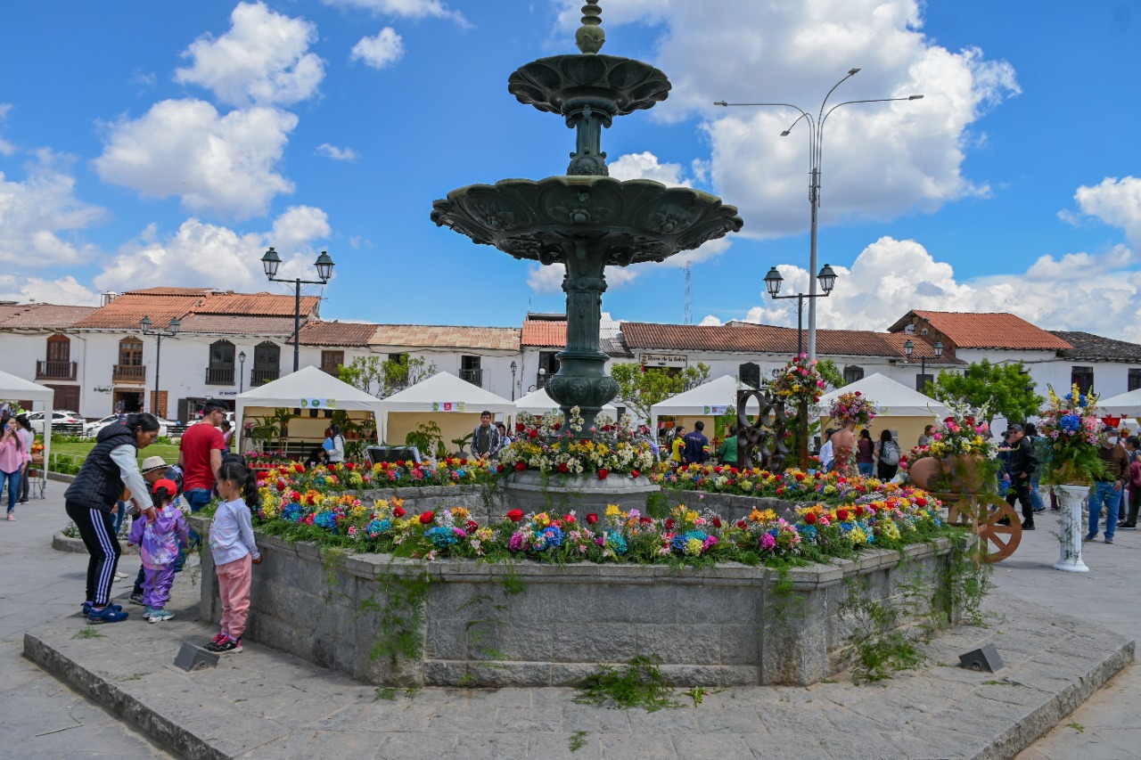 Con gran expectativa de pobladores y visitantes se inició la IX Floreal y I Festival de Flores Chachapoyas Ciudad Jardín - Bicentenario 2022