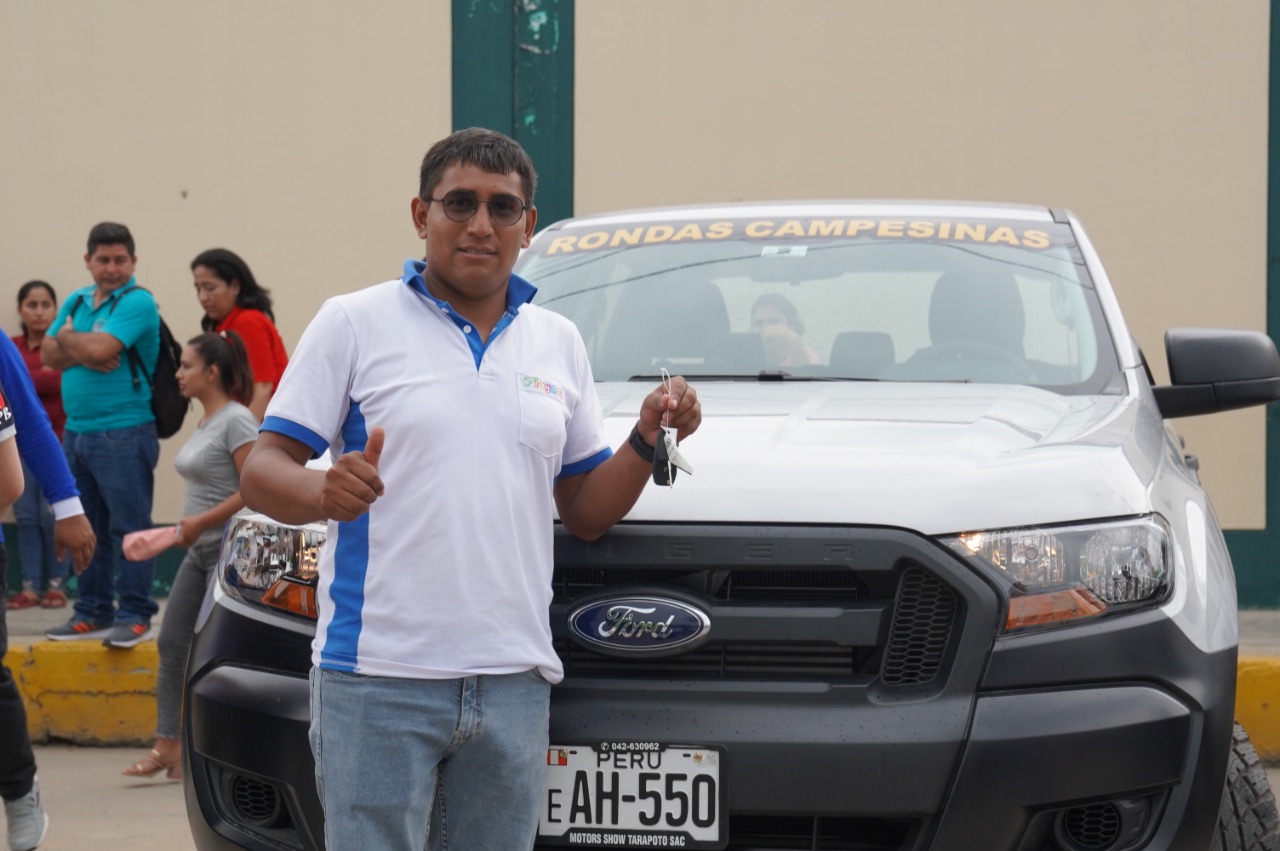 Entrega de camionetas