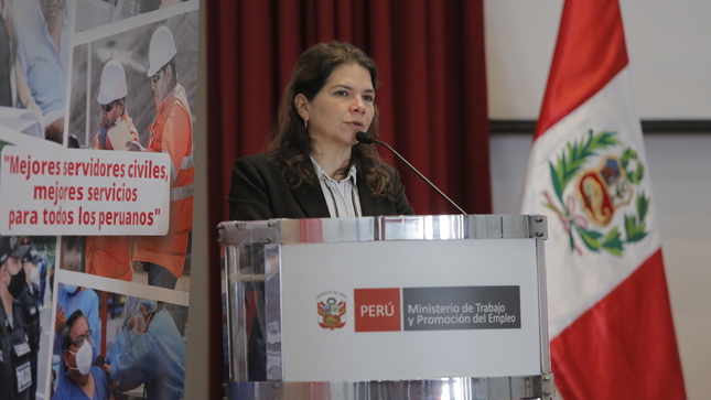 Claudia Dávila en evento por las personas con discapacidad