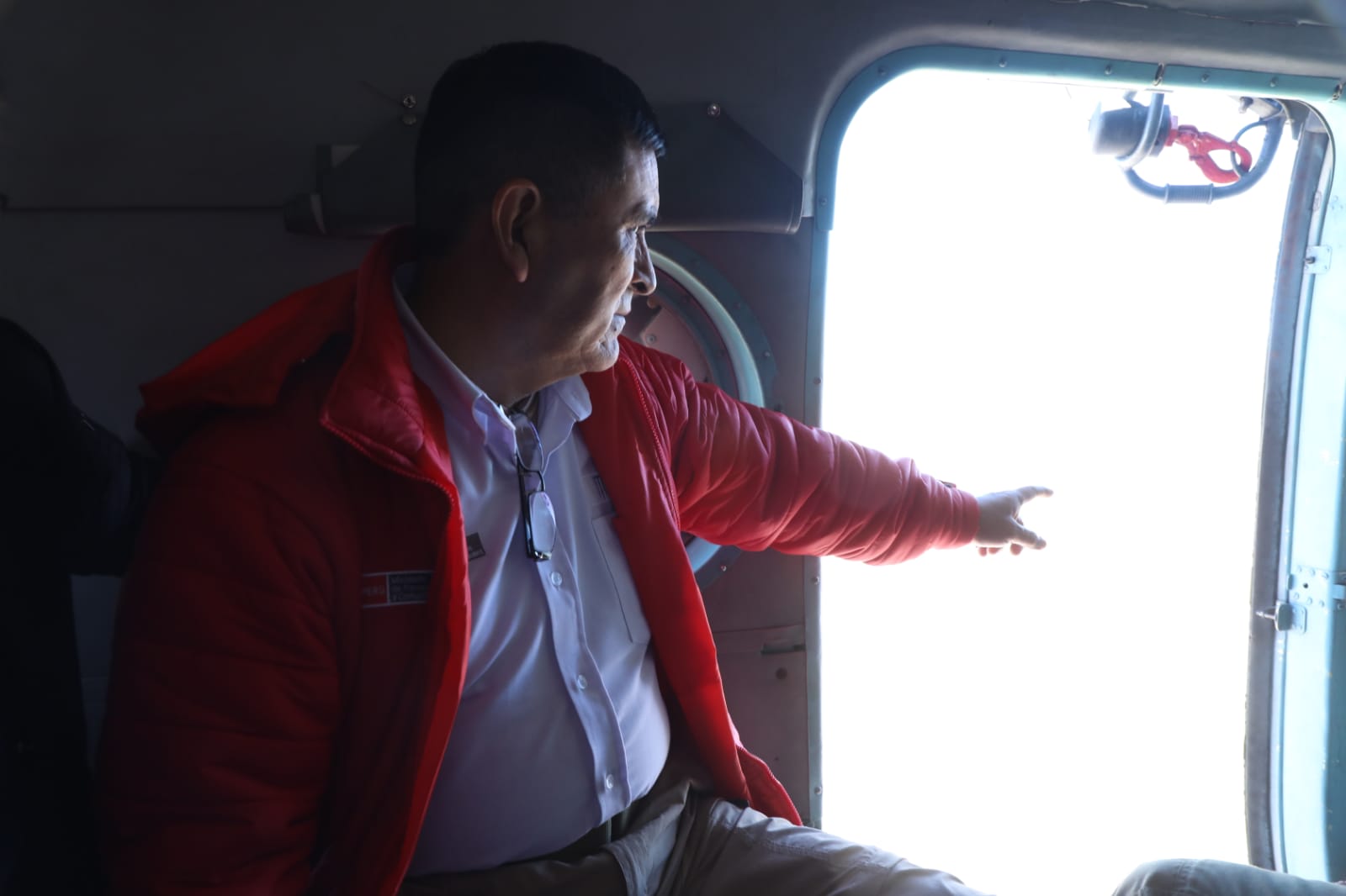 Ministro Richard Tineo sobrevuela obras en Arequipa con autoridades electas para agilizar su ejecución