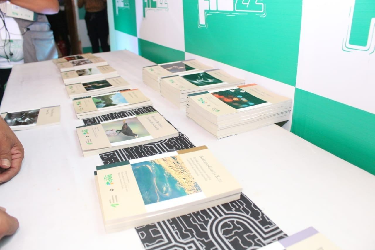 Distribuyen Ejemplares De Libros Ganadores De Concursos Del Gorel