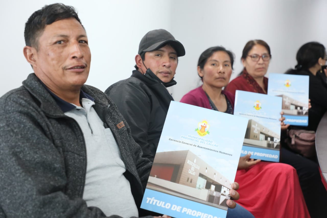 Se entregan más títulos de propiedad para familias chalacas