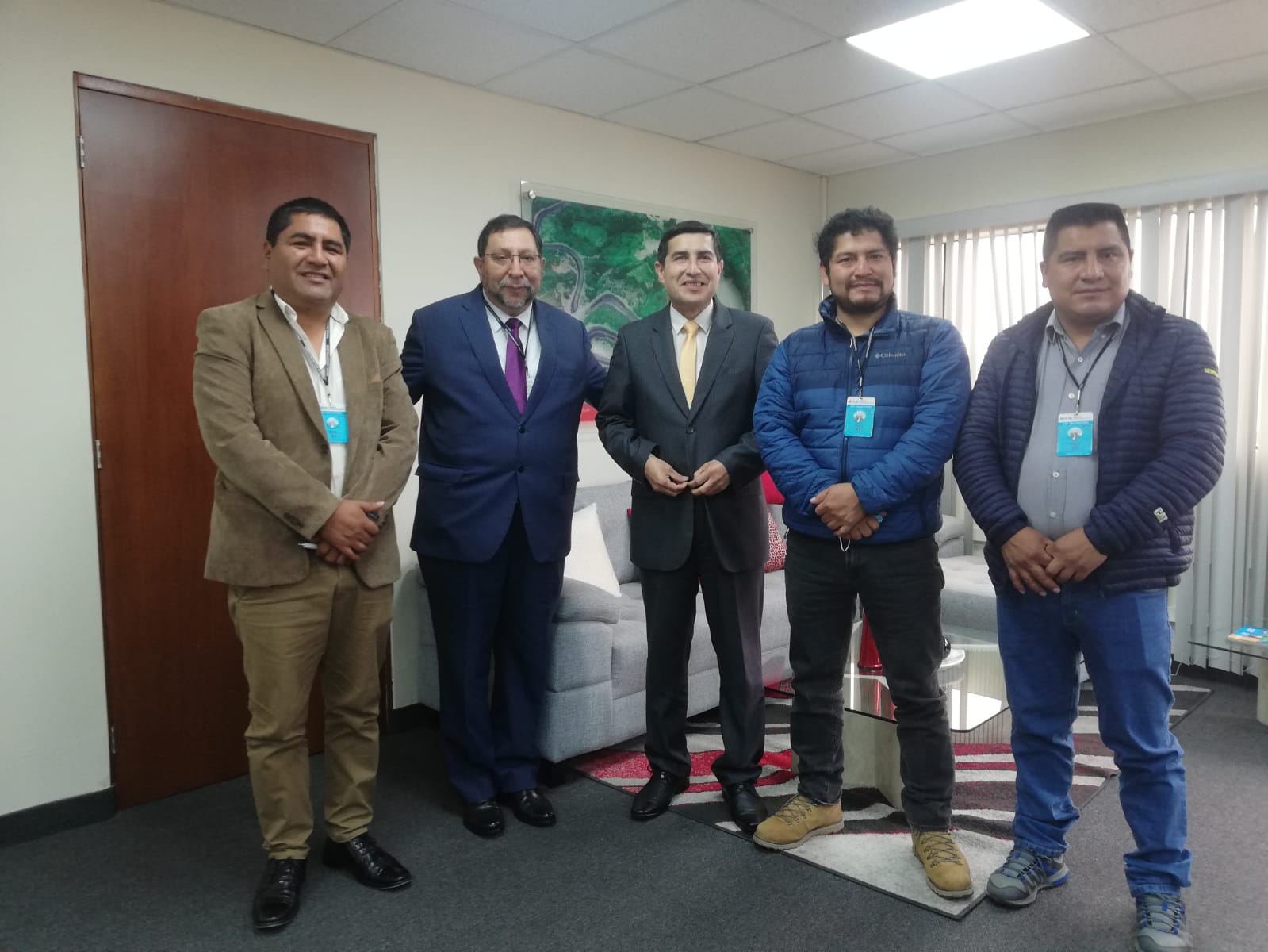 Gobernador junto a autoridades de Pacucha