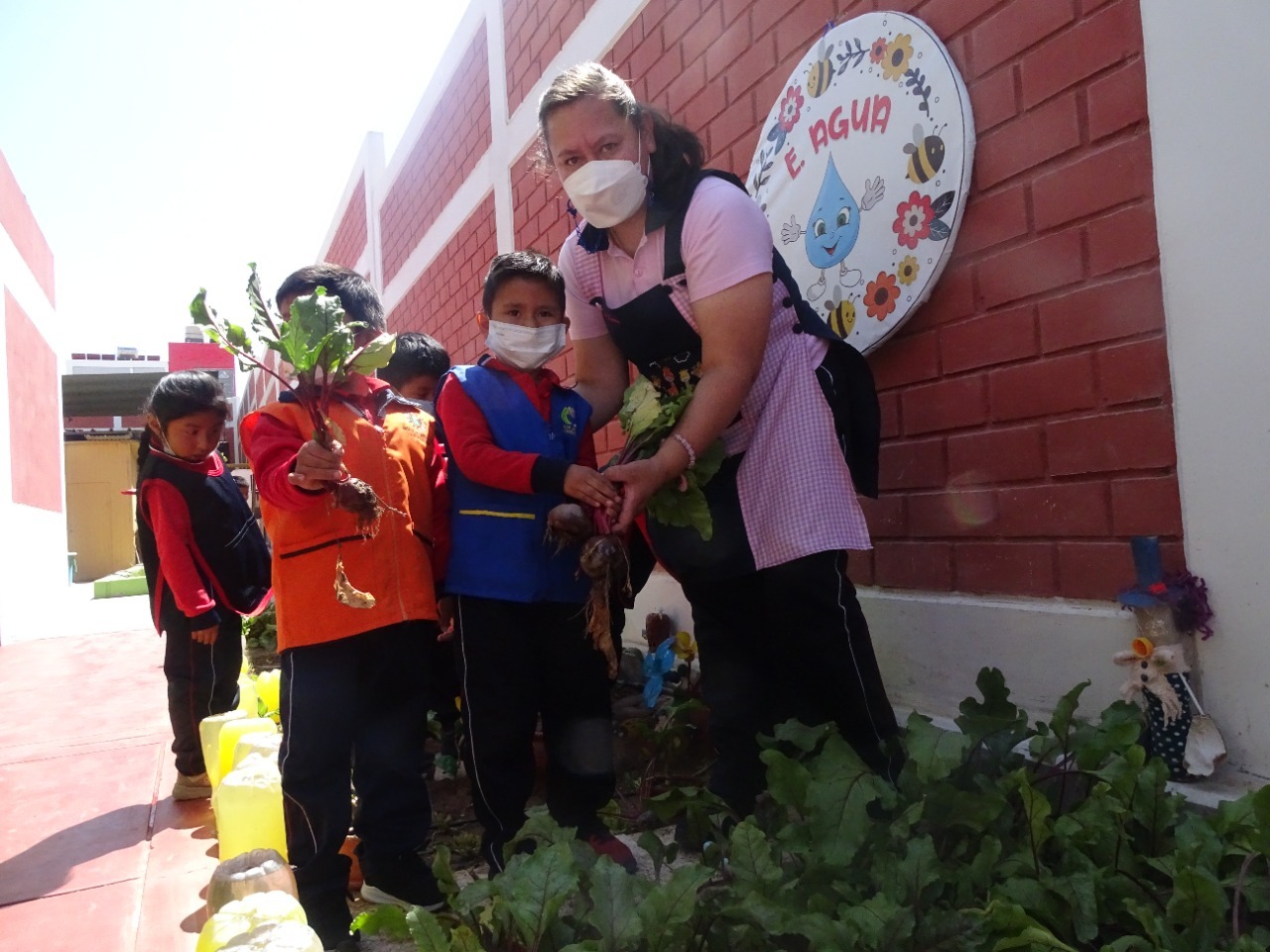 Alimentos frescos para complementar desayunos escolares
