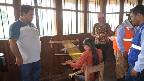 MUJERES TEXTILES