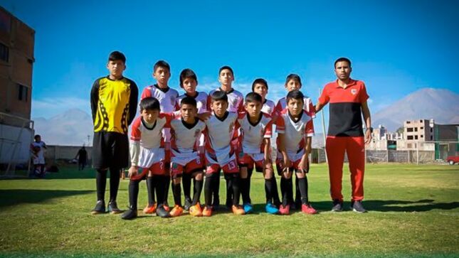 ESCUELA FORMATIVA MUNICIPAL DE CHUMBIVILCAS PARTICIPÓ EN EL TALLER DE INTERCAMBIO DE EXPERIENCIAS DEPORTIVAS Y TORNEO DE FUTBOL MACRO REGIONAL POR EL 20º ANIVERSARIO DE LA ESCUELA DE FÚTBOL FUTTALENTOS - MARIANO MELGAR - AREQUIPA 
