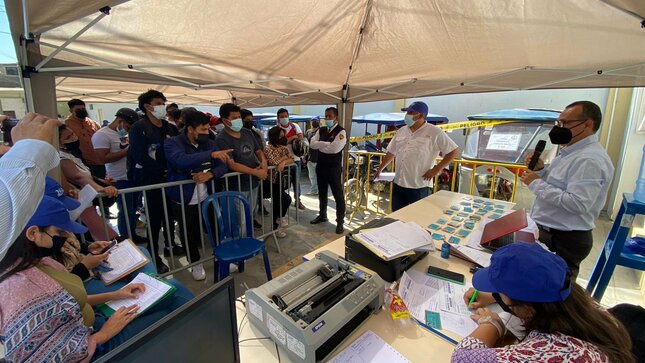 Remate de mototaxis y motos lineales con gran acogida