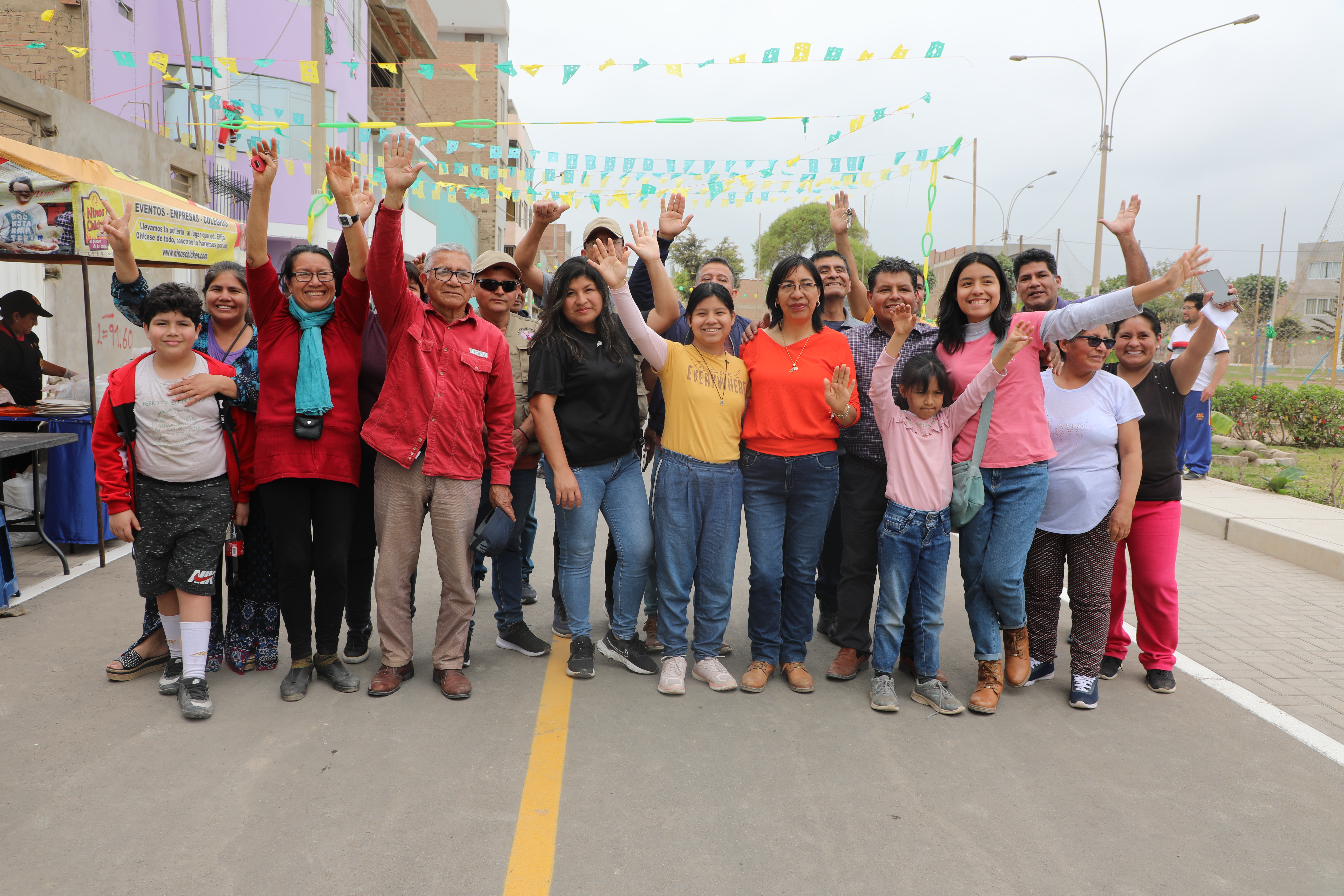 Vecinos de las Orquídeas 2 de Oquendo agradecen obra del alcalde Pedro López