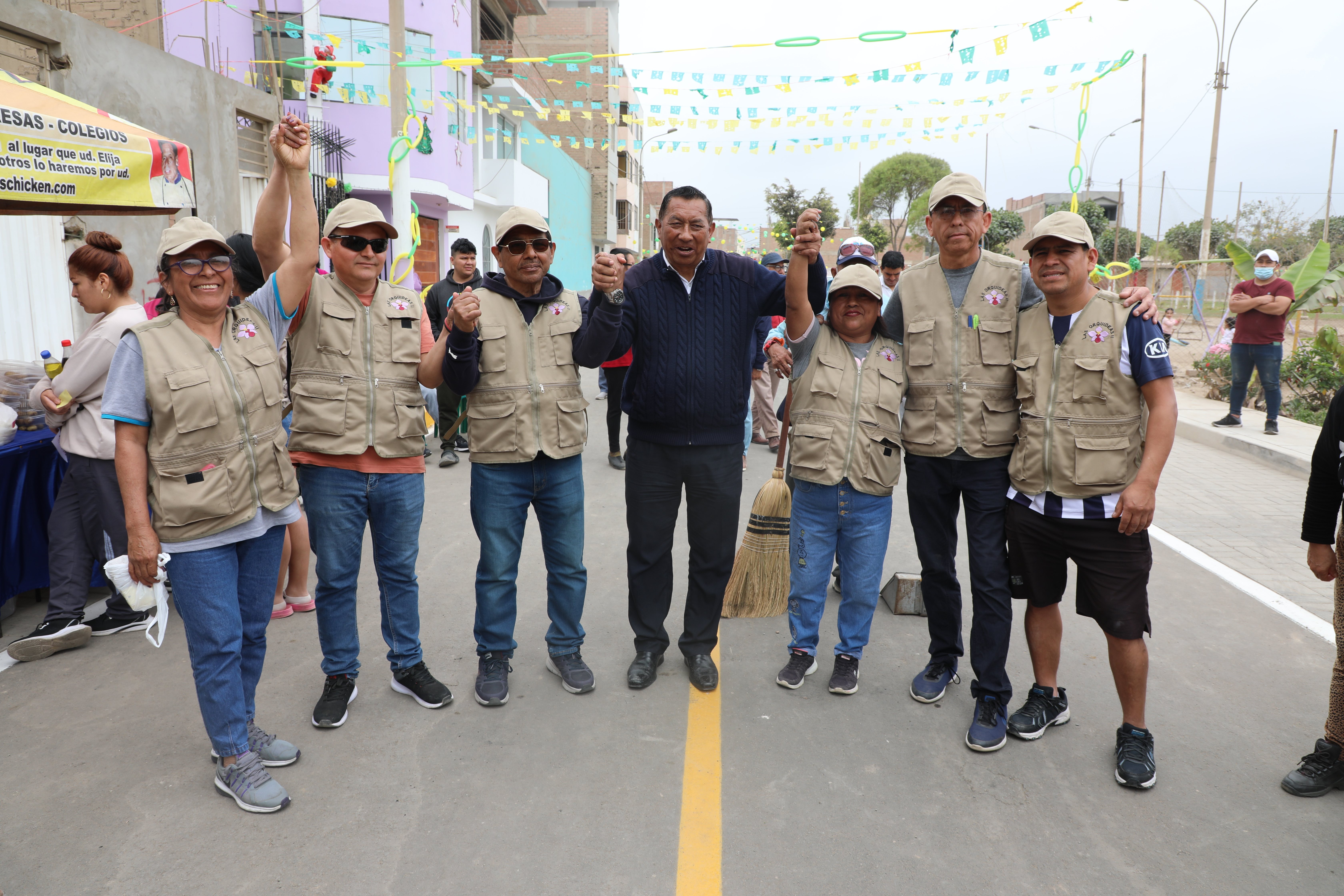 Vecinos de las Orquídeas 2 de Oquendo agradecen obra del alcalde Pedro López