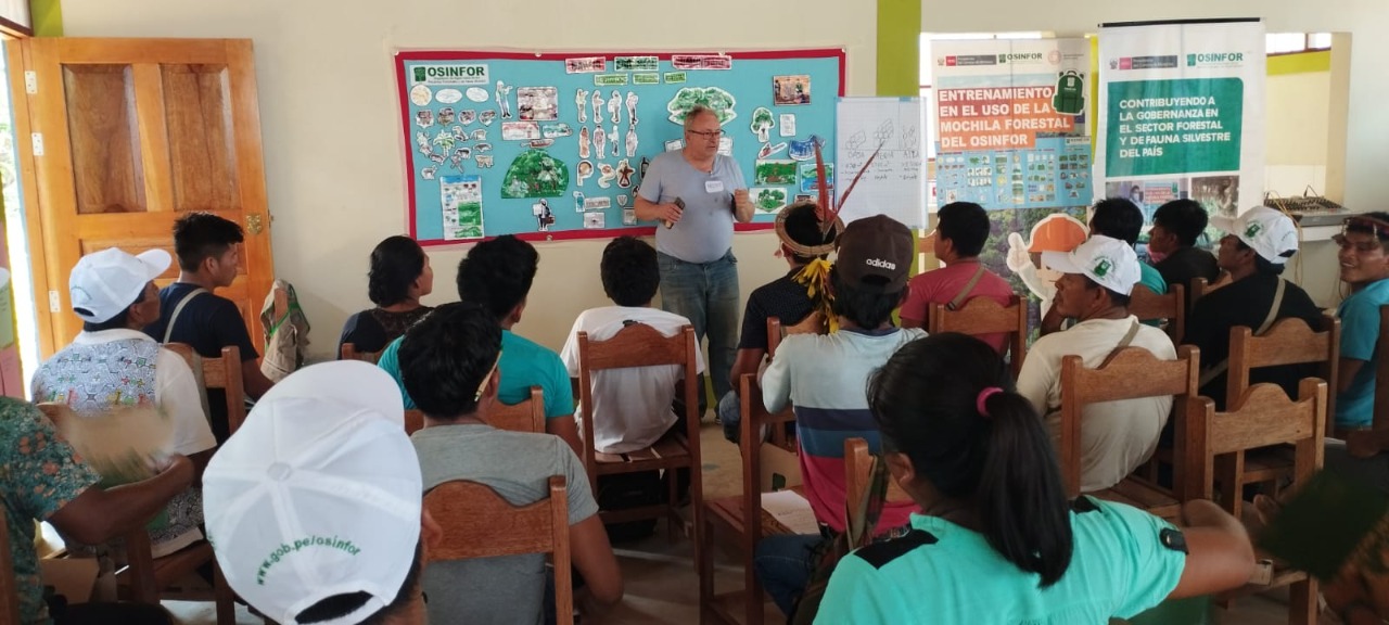 Taller de Mochila Forestal en Nanay